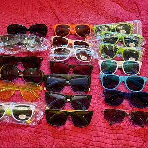 Lot of 20 Fun Sunglasses